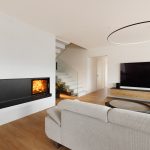 moderni interier s krbem